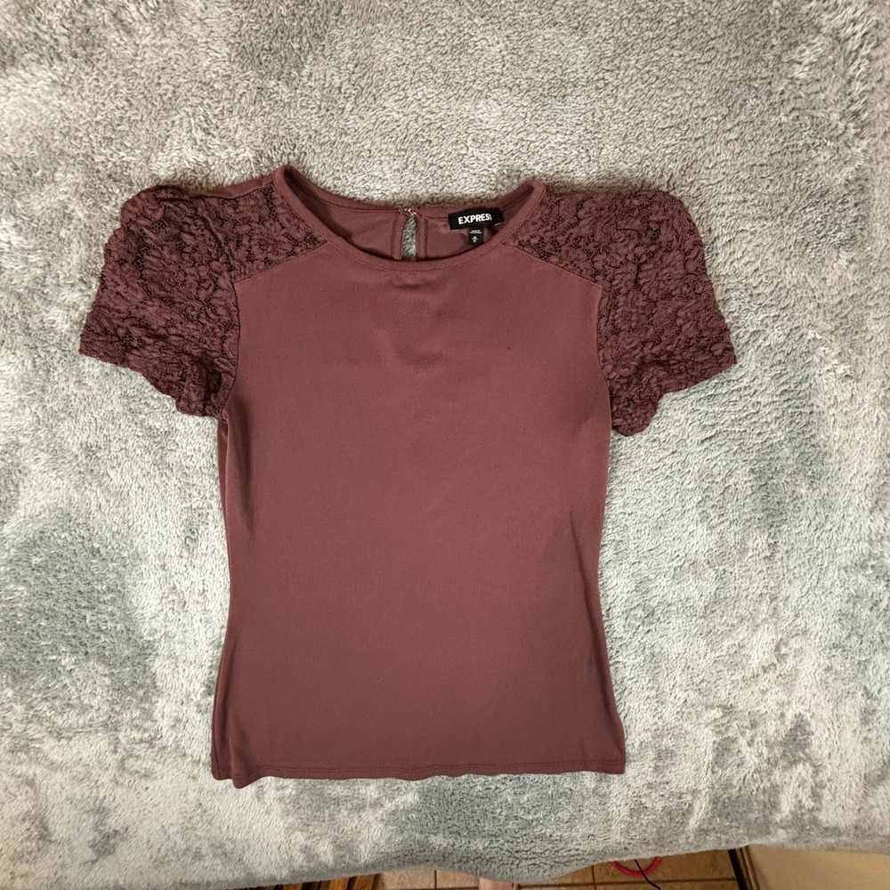 Express Mauve Lace Puff Short Sleeve Keyhole Back Top Medium